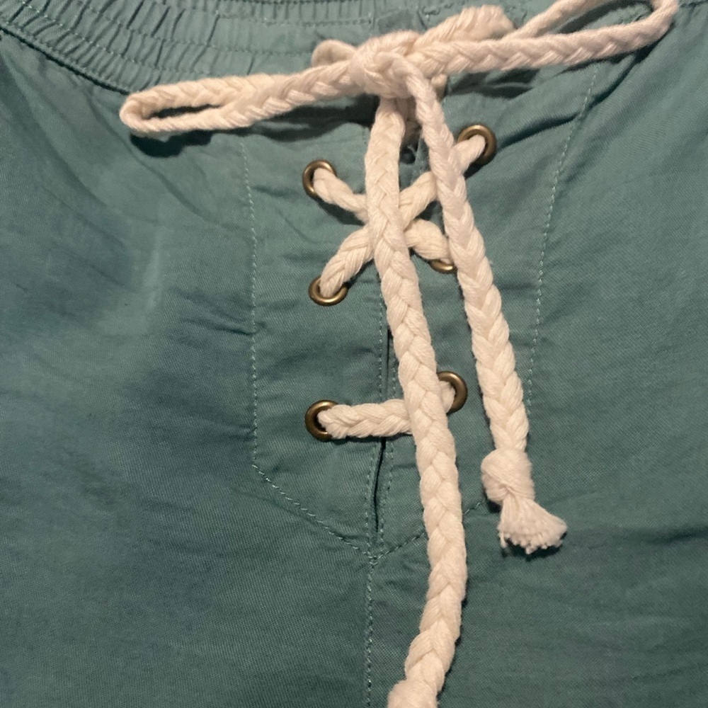 Aerie drawstring lightweight frayed hem shorts - Picture 3 of 5